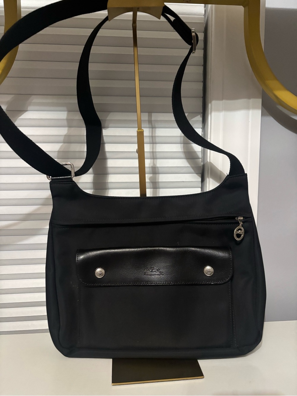 NWOT Longchamp Planetes nylon and leather crossbody messenger
